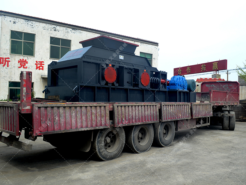 對(duì)輥破碎機(jī)在制砂工作中有哪些優(yōu)勢(shì)？